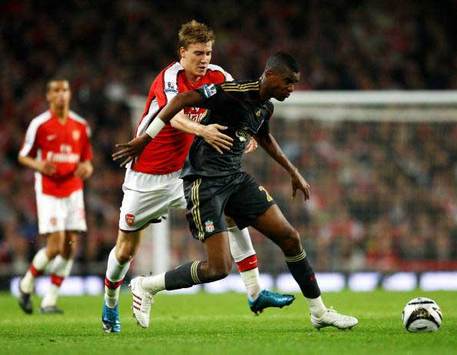 CC: Damien Plessis - Nicklas Bendtner, Arsenal v Liverpool (Getty Images)