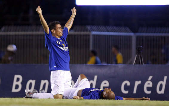Cruzeiro vira no fim