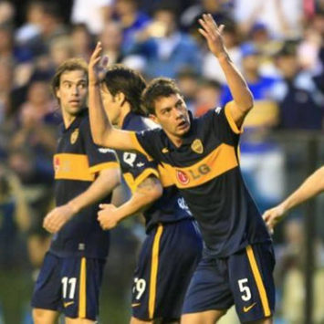 Sebastián Battaglia celebra tras su anotacion - Boca Juniors