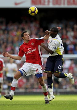 EPL: Robin Van Persie - Sebastien Bassong , Arsenal - Tottenham Hotspur (Getty Images)