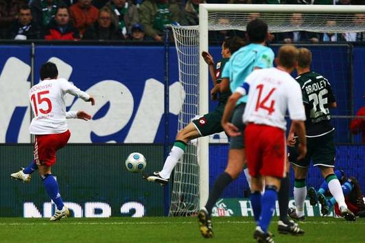 Piotr Trochowski trifft für den Hamburger SV (Getty, Bongarts)