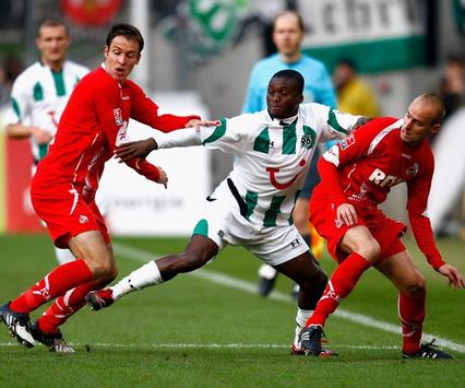 Bundesliga: 1. FC Köln - Hannover 96 / Sebastian Freis - Constant Djakpa - Miso Brecko (Bongarts/Getty-Images)