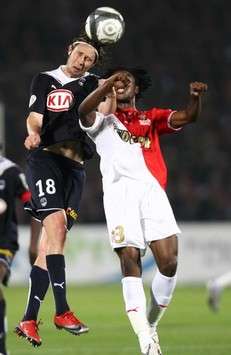 Ligue 1 : Jaroslav Plasil (Bordeaux) vs Julio Nkoulou (Monaco)