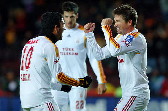 Turkcell Süper Lig: Arda Turan ve Harry Kewell (Galatasaray) (galatasaray.org)