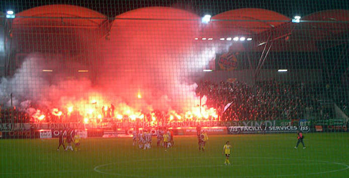 Pyro Effects, Rapid Wien (Bauer, Goal.com)