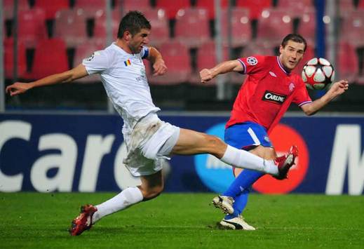 CL: George Galamaz - Kenny Miller, Unirea Urziceni - Rangers (Getty Images)