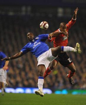 Europa League: Sidnei - Yakubu, Everton v Benfica (Getty Images)