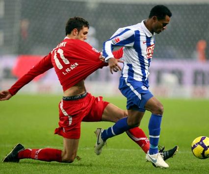 Bundesliga: Hertha BSC - 1. FC Köln / Kevin Pezzoni & Raffael (Bongarts/Getty-Images)