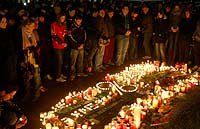 Hannover 96 fans paying tribute on Robert Enke (Bongarts/Getty-Images)