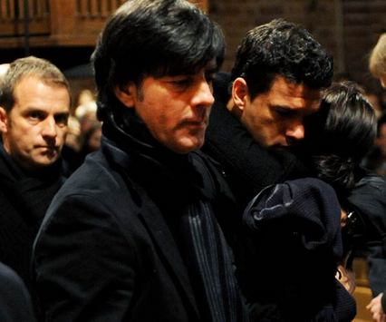 'Marktkirche' Hannover Hold Service and Mourning Walk for Robert Enke, Hansi Flick, Joachim Löw, Michael Ballack, Teresa Enke (Bongarts/Getty-Images)