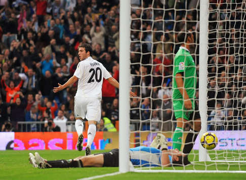 Gonzalo Higuain, Toño, Nasief Morris, Real Madrid, Racing Santander (Getty Images)