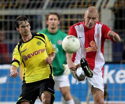 Bundesliga: Borussia Dortmund - Mainz 05 / Markus Feulner & Miroslav Karhan  (Bongarts/Getty-Images)