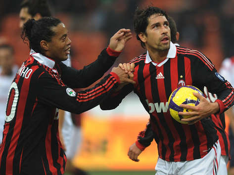 Marco Borriello festeggia la rete siglata al Cagliari (Getty Images)