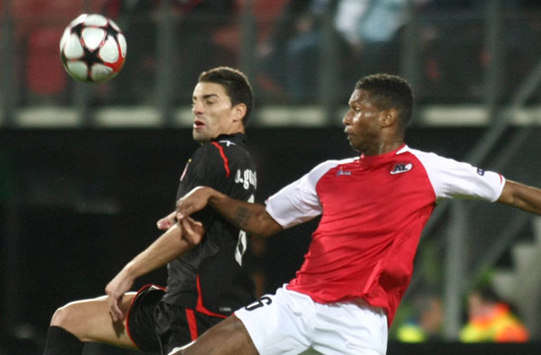 Champions League: Alkmaar - Olympiakos / Oscar (INTIME)