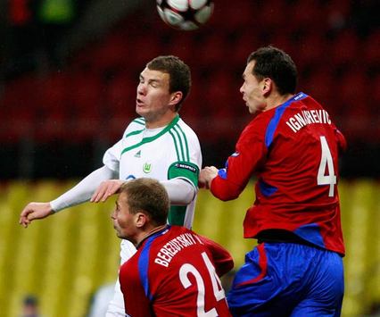 Champions League: CSKA Moscow - VfL Wolfsburg / Edin Dzeko, Sergei Ignashevich & Vasili Berezutski /Getty-Images)