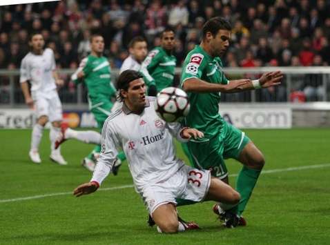 Champions League: Bayern Munich - Maccabi Haifa, Mario Gomez - Dekel Keinan (Getty Images/Bongarts)
