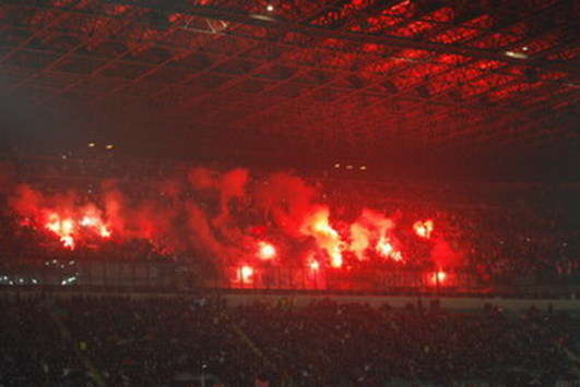 Marseille fans in San Siro Stadium - Milan-O.Marseille - Champions League (Goal.com)