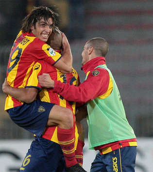 I giocatori del Lecce festeggiano - Getty Images