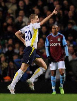 EPL: Michael Dawson, Aston Villa v Tottenham (Getty Images)