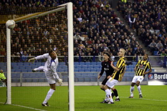 Vitesse - Ajax, Marko Pantelic scoort 1-2 (foto PROSHOTS)