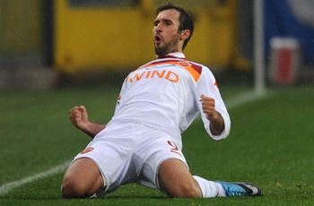 Late Vucinic Breaks Viola