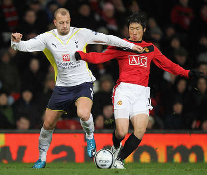 Park Ji-Sung & Alan Hutton, Manchester United v Tottenham Hotspur (Getty Images)