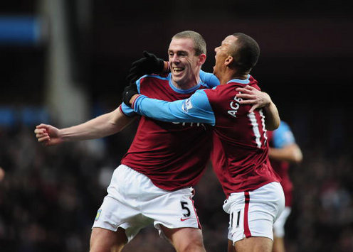 EPL: Richard Dunne, Aston Villa - Hull (Getty Images)