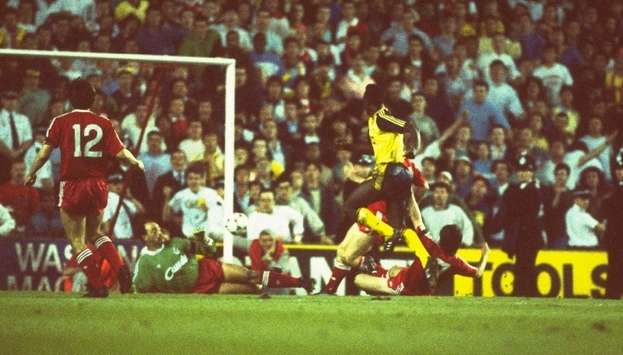 Michael Thomas scores, Liverpool v Arsenal, 1989 (Getty Images)