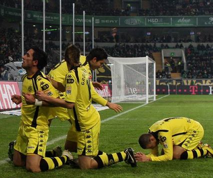 Borussia Dortmund players celebrate goal of Lucas Barrios (Bongarts/Getty-Images)