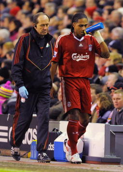 EPL:Glen Johnson, Liverpool - Arsenal (PA)