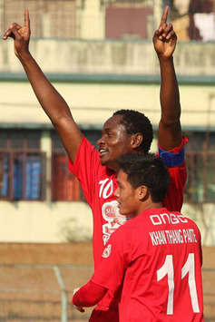 The Best Answer To Controversy: Churchill Brothers' Odafa Okolie Scores A Brace Against Mohun Bagan After A Tumultuous Personal Week (Mango Peel)