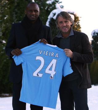 Patrick Vieira and Roberto Mancini - Manchester City （Getty Images）