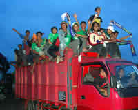Bonekmania - fans Persebaya Surabaya (GOAL.com
/ Aurelius Balakosa)