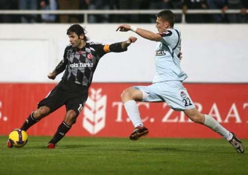 İbrahim Uzulmez (Besiktas) - Baris Basdas (Kasimpasa) (bjk.com.tr)