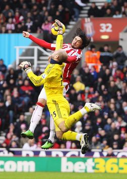 Tuncay - Pepe Reina, Stoke City v Liverpool