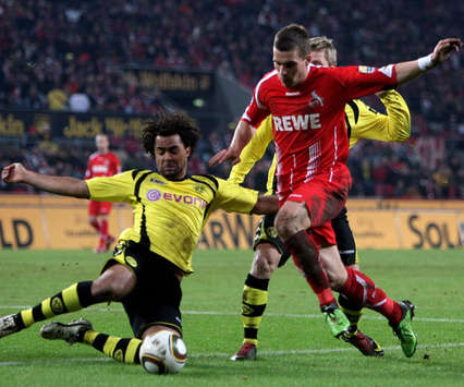 Dortmund extend Owomoyela and Langerak contracts, Sobiech leaves for Furth on loan
