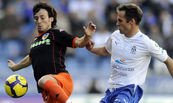 David Silva y Mikel Alonso, en acción durante el Tenerife-Valencia por la Liga BBVA de España (Getty Images)