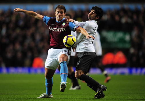 EPL: Stiliyan Petrov - Eduardo , Aston Villa v Arsenal (Getty Images)