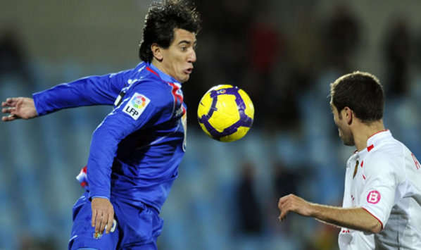Pedro Ríos y Ayoze, en acción durante el Getafe-Mallorca por la Copa del Rey (Getty Images)