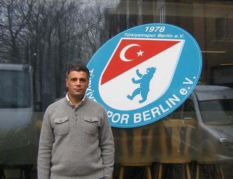 Celal Bingöl, Vorsitzender von Türkiyemspor Berlin  (Becker/Goal.com)