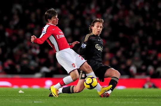 EPL: Andrey Arshavin - Lucas Leiva, Arsenal v Liverpool (Getty Images)