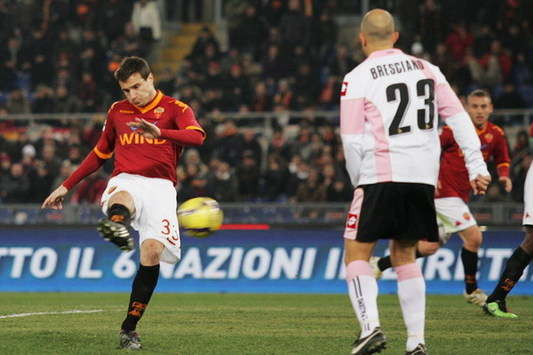 Matteo Brighi, Mark Bresciano - Roma-Palermo - Serie A (Getty Images)