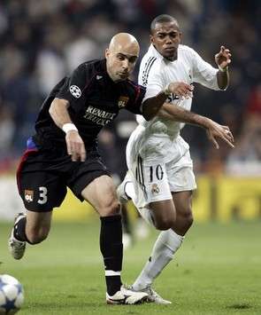 CL : Cris (Lyon) vs Robinho (Real Madrid)