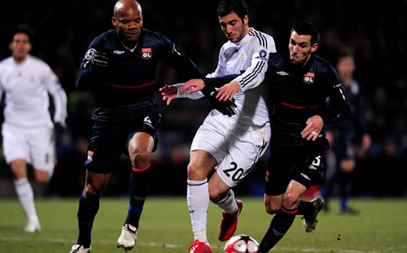 Boumsong, Gonzalo Higuain, Anthony Reveillere, Olympique Lyon, Real Madrid (Getty Images)