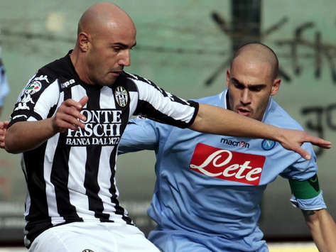 Maccarone e Cannavaro si affrontano in Siena-Napoli (Getty Images)
