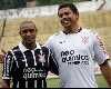 Ronaldo e Roberto Carlos s�o aplaudidos no El Camp�n
