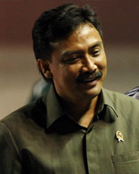 Menteri Pemuda dan Olah Raga (Menpora) Andi Alifian Mallarangeng (GOAL.com)