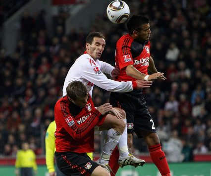 Luftkampf zwischen Petit, Arturo Vidal und Toni Kroos (Getty Images)