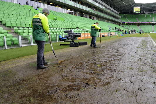 Slecht veld FC Groningen (Foto PROSHOTS)