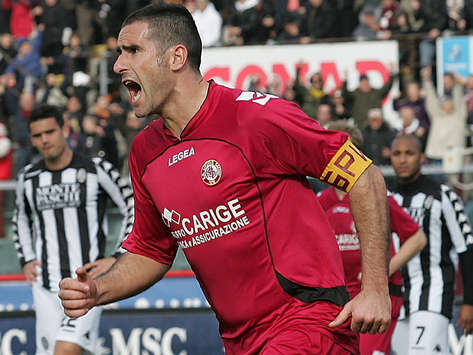 Esultanza rabbiosa per Cristiano Lucarelli in Livorno-Siena (Getty Images)